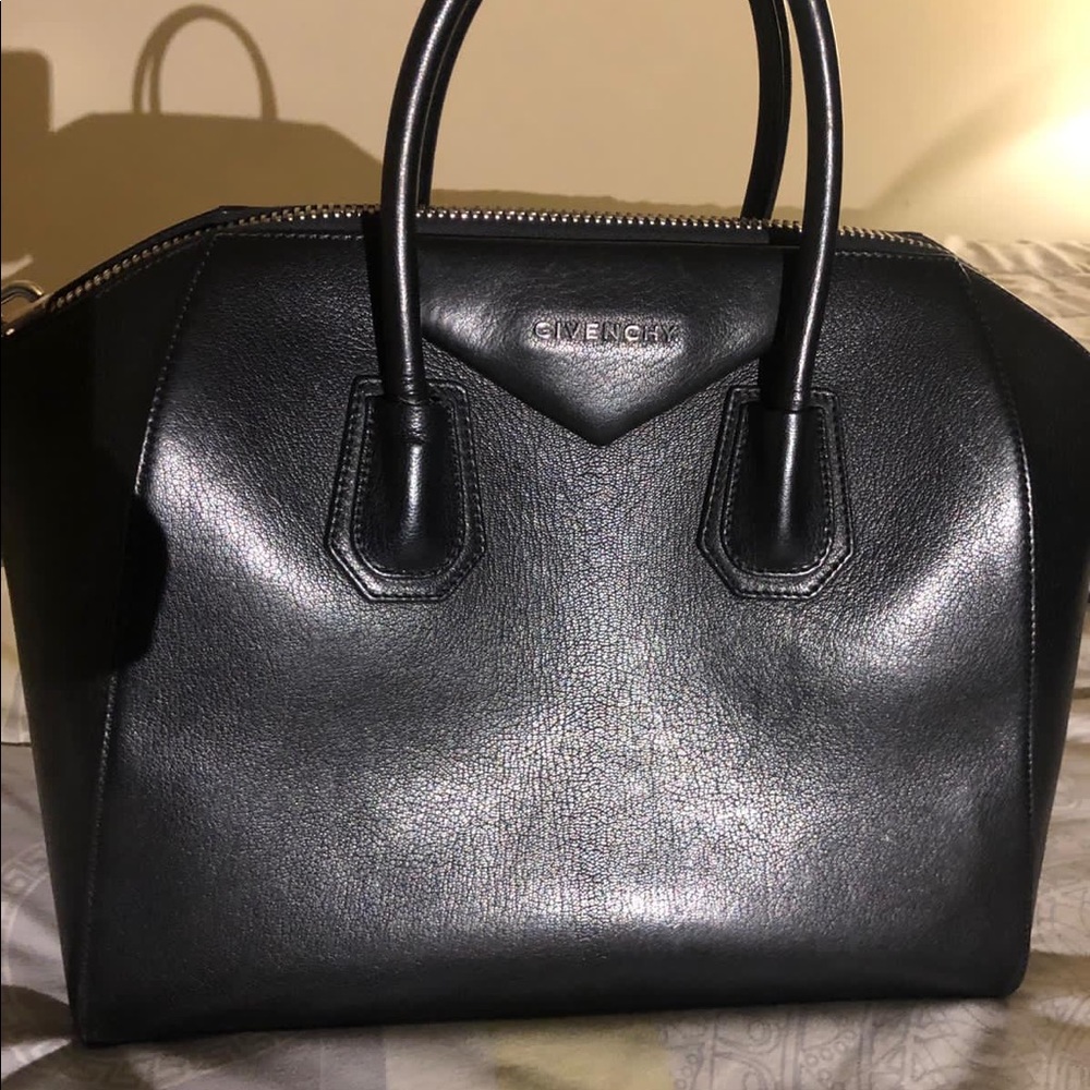 GIVENCHY LARGE ANTIGONA BAG
